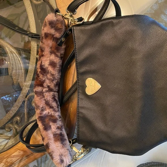 5 purse lot! - Picture 5 of 9